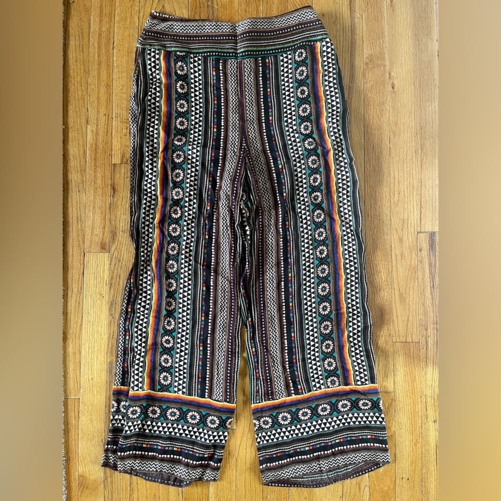Boho Anthropologie flowy cropped pants